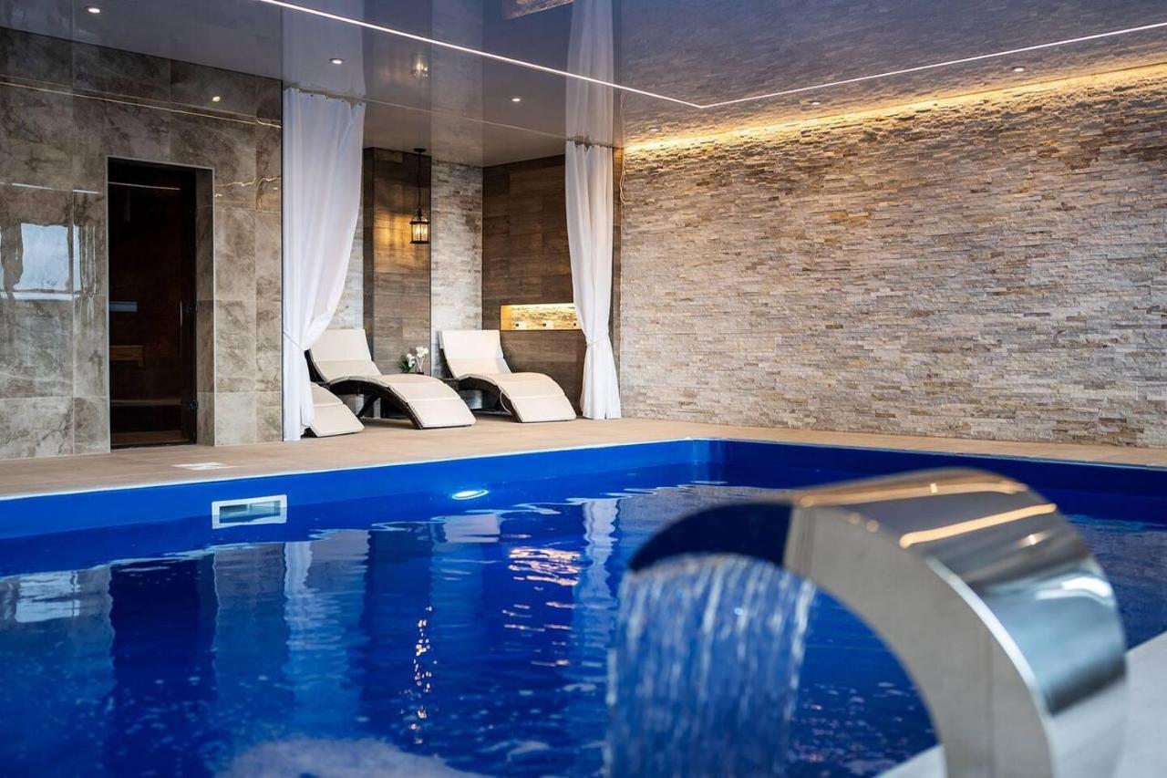 Clwyd Gate Manor Pool Sauna Hottub Cave Wales Ruthin Exterior foto